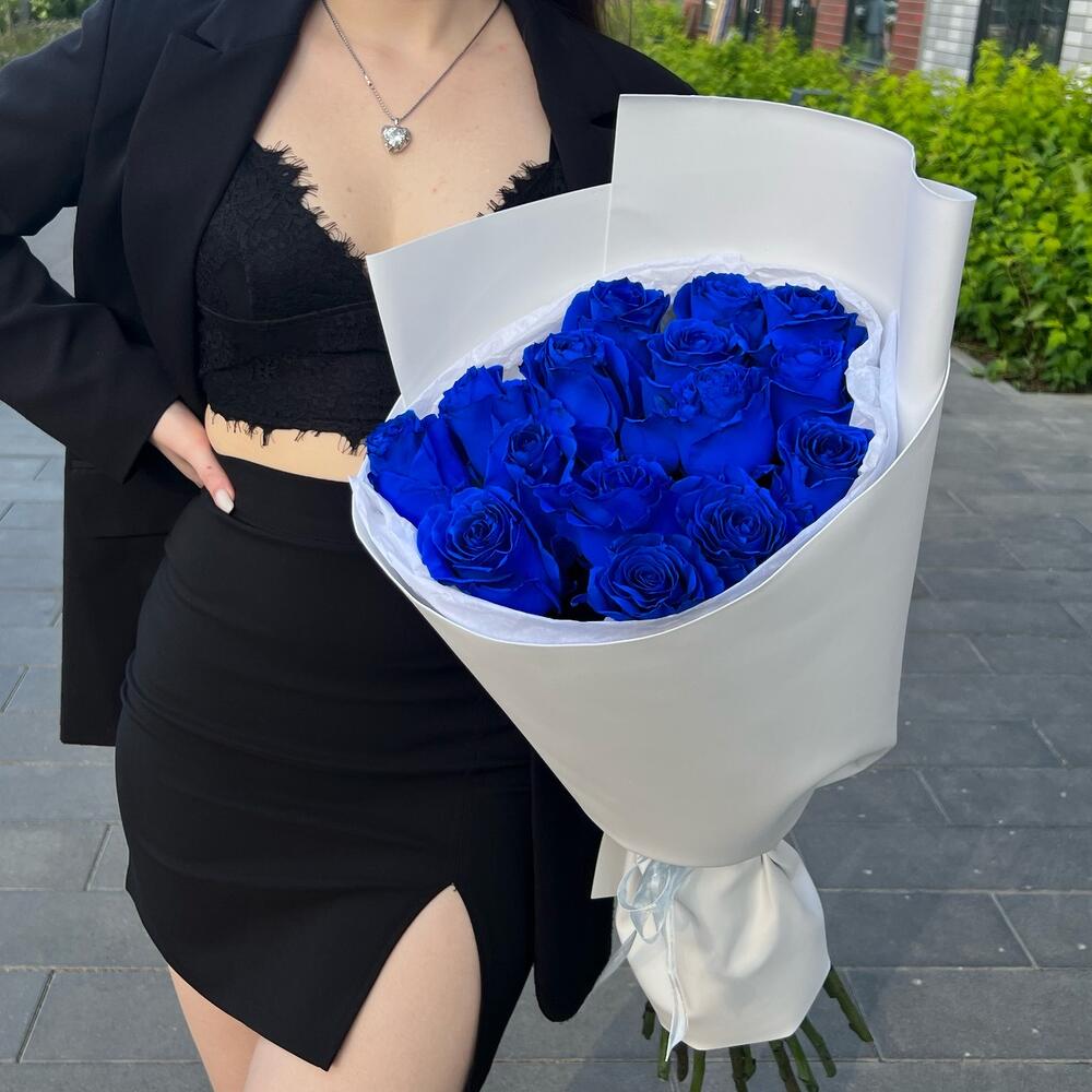 Букет из 15 синих роз